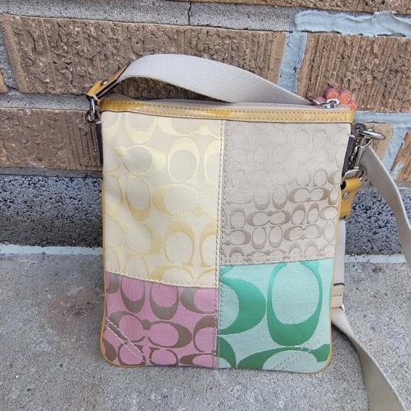 Coach Y2K Vintage Pastel Signature Patchwork Flower Swingpack Crossbody - Picture 6 of 14